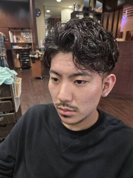 ヤング 本店(YOUNG) ニュアンスピンパーマ × ツーブロックショート