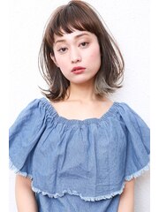 大人かわいい伸ばしかけ個性的グレージュナチュラルボブ