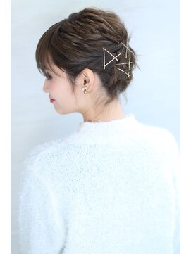 オーロ 宝塚店(ORO) ショートヘアのねじりアップ