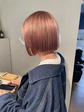 トレス(TRESS) ピンクカラー/切りっぱなしボブ/ハイトーンカラー