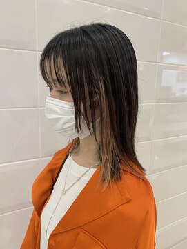 ゼル イオンタウン名西(ZELE) ライン感のある長めストレートボブ