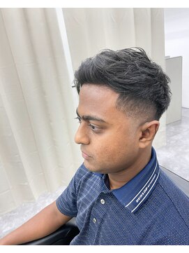 ベロ(Belo) スキンフェード ×アップバング