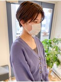 ハンサムショートボブ前下がりナチュラルベージュ大人可愛い