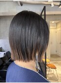 切りっぱなしボブ外ハネボブ裾カラーミルクティーベージュ