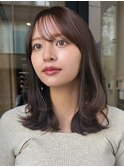 顔周りレイヤーカットくびれヘアミルクティーベージュカラー