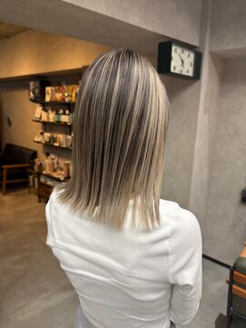 サニー 渋谷(SUNNY) バレイヤージュ、ハイライト、レイヤーロング、グレーベージュ