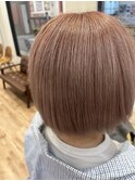 ピンクベージュ