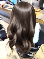 ナチュラル ヘアーデザイニング(Natural hair designing)&nbsp;モカグレージュ×艶ウェーブで叶える柔らかロング/ワンホンヘア