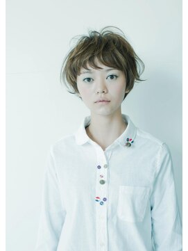 ブルー ヘアーメイク(Blue Hair Make) カラーで見せるショートスタイル