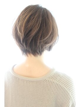 レウナ 外苑前(Reuna) 【30代40代50代】カットで決まる大人可愛いひし形ショート