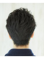 エヌドットバーバー ギンザ(N.BARBER GINZA)&nbsp;黒髪でもおしゃれにキマる エアリーアップバングスタイル。