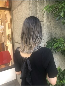 ヘアーワークス アンビエント(Hair works Ambient) バレイヤージュカラー#ホワイトベージュ【Ayaka】