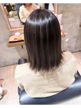 ニーゼロゼロナナ(2007) 外ハネ+ハイライトベージュ