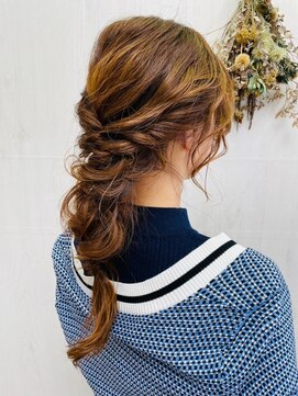 プランタン(Printemps) 大人可愛い編み下ろしヘアアレンジ結婚式二次会お呼ばれヘア