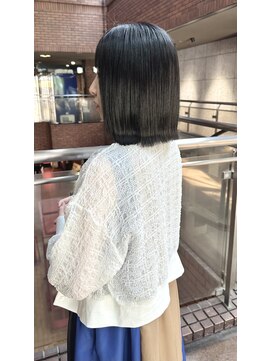 イオエ 梅田(ioe) ミルクティーベージュ/レイヤーボブ /髪質改善/縮毛矯正