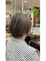 ジッピー ヘアーコレクション&nbsp;小顔カット 大人ショート ブリーチカラー ショートボブ