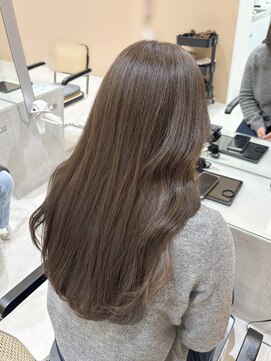 ジジ 宇都宮(Gigi) 透明感たっぷりグレージュカラー/宇都宮