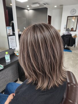 サロンアンドスパ ピュア 坂戸店(salon&spaPURE) 白髪を活かす大人の繊細ハイライト