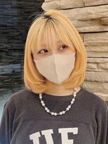 トイロ(toiro)&nbsp;レイヤーカットミルクティーベージュブリーチカラーダブルカラー