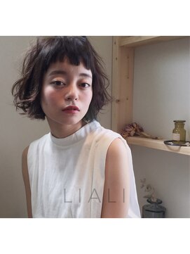リアリ(LIALI) ショートバング　×　フェミニンパーマ