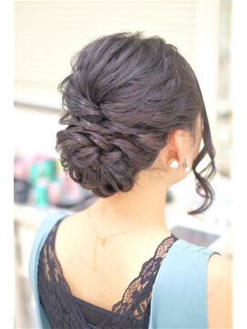 リサ 恵比寿(risa.) ルーズねじりアップスタイル