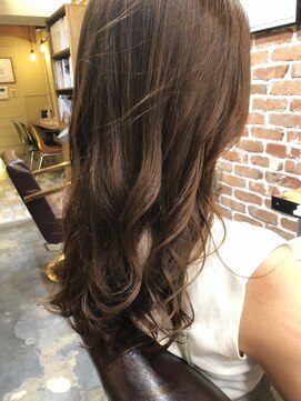 チョビー(Chobii) 表参道デジタルパーマ巻き髪風ウェーブヘア抜け感小顔ロングヘア