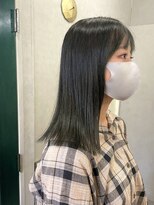 エニタイム(Anytime)&nbsp;オリーブベージュ 切りっぱなしヘア 木場美容室