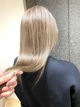 シア(sia) 艶ハイトーンミルクティーベージュ☆