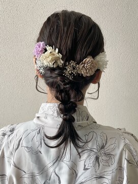 オウルヘアー(Owl hair) ミディアムヘアの編みおろし/ドライフラワー