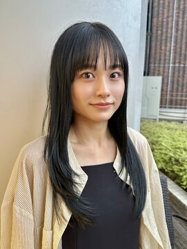 エアー 青山(AIR) 顔まわりロングレイヤーブルーブラックシースルーバング