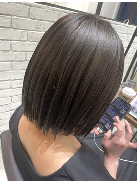 フェリア 渋谷(Feria) 【Feria 渋谷】切りっぱなしボブ×くすみブラウン "Tsuyuki"