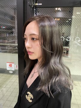 セプト 天神大名(SEPT.) ハイライトカラー　アッシュグレージュ　前髪なし　ダブルカラー