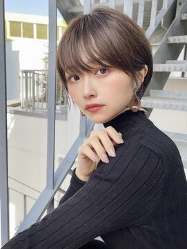 アイドットプラス 札幌大通り(i.+ODORI) ベージュカラー小顔似合わせ耳かけショートヘア20代30代40代