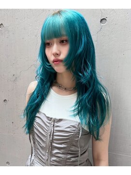 ピア ヤクイン(Pia Yakuin) レイヤーカット