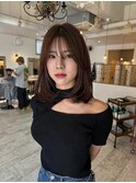 韓国風くびれミディアムレイヤー