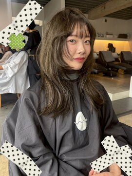 ゾーイダイミョウ(ZOEY daimyo) 福岡 オリーブカラー レイヤーカット