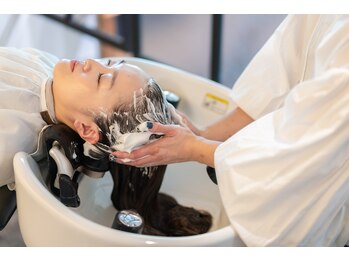 アミー エムズヘアー 北千住(Ami M’s hair)の写真/YUMEシャンプー台で最高の癒やしを♪自分へのご褒美に極上のヘッドスパ体験を！