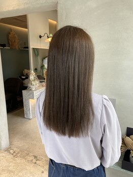 リッコ(Ricco)の写真/カラーと一緒に至福の頭皮ケアを♪心地よい手洗いシャンプーとヘッドスパで、心も髪もトータルケア◎