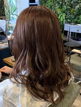 インデペンデンス(independence) ウェーブ×ブラウンベージュ