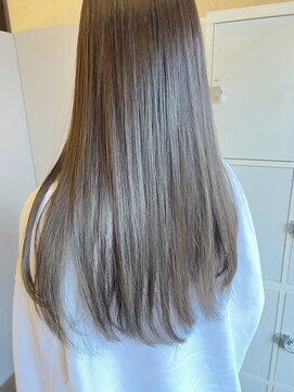 フィオーラ(Fiora) 透明感ベージュ