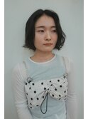 暗髪ウェービーボブ