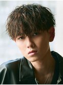 スパイラルパーマツイストパーマアップバング短髪メッシュ