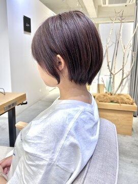 ルイス 宝塚(Luis) くすみ感あるピンクグレージュ