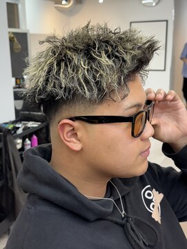 ヴィ 大宮(Vii) フェード/メンズ/大宮/ツイストスパイラル/波巻きパーマ