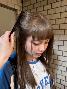 シイ(SIE) オリーブベージュ