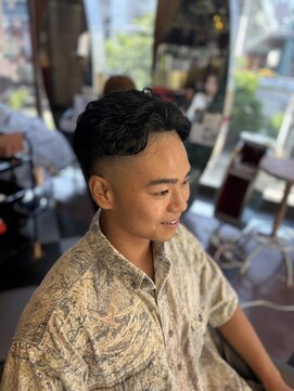 グリッツ (GLITZ) 10代から人気メニューメンズカットフェードカットカラーパーマ