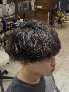 ハッシュタグネイビー 仙台駅前店(#NAVY) 仙台スパイラルスパイキーショートフェザーパーマシャドウパーマ