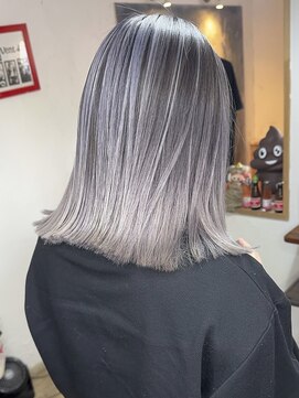 ブレイズヘアー(BLAZEhair) 【筋感デザイン】ホワイトバレイヤージュ×ブリーチ2回