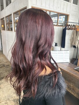 深みボルドーで艶感アップ｜大人の透明感カラー