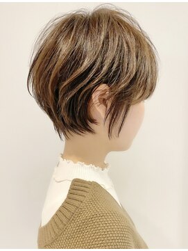 ビュートヨナカ(VIEW TOYONAKA) 【３０代４０代５０代】大人女性くびれショート/白髪ぼかし